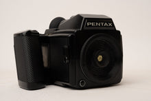Load image into Gallery viewer, Pentax 645 pinhole cap with interchangeable pinhole inserts