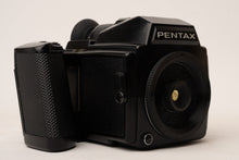 Load image into Gallery viewer, Pentax 645 pinhole cap with interchangeable pinhole inserts