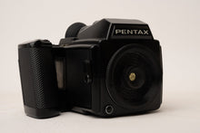 Load image into Gallery viewer, Pentax 645 pinhole cap with interchangeable pinhole inserts

